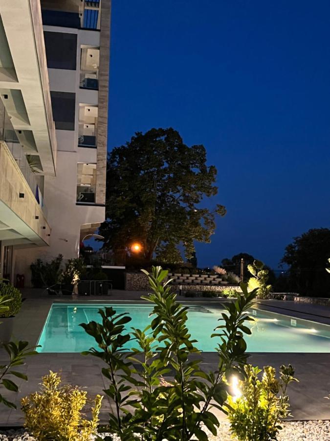 Club Panorama Lake View Apartment Alsóörs エクステリア 写真