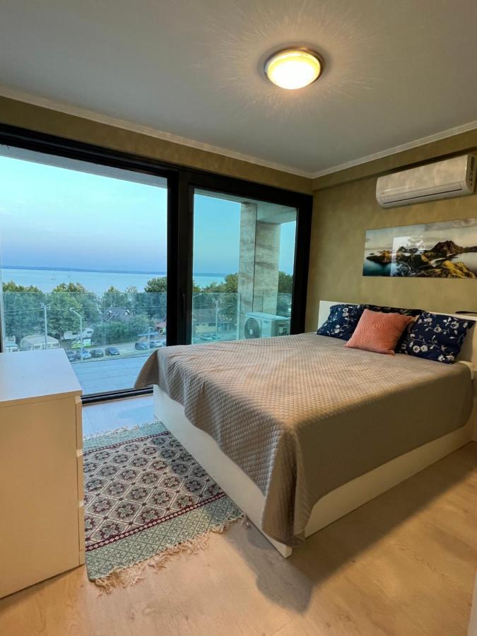 Club Panorama Lake View Apartment Alsóörs エクステリア 写真