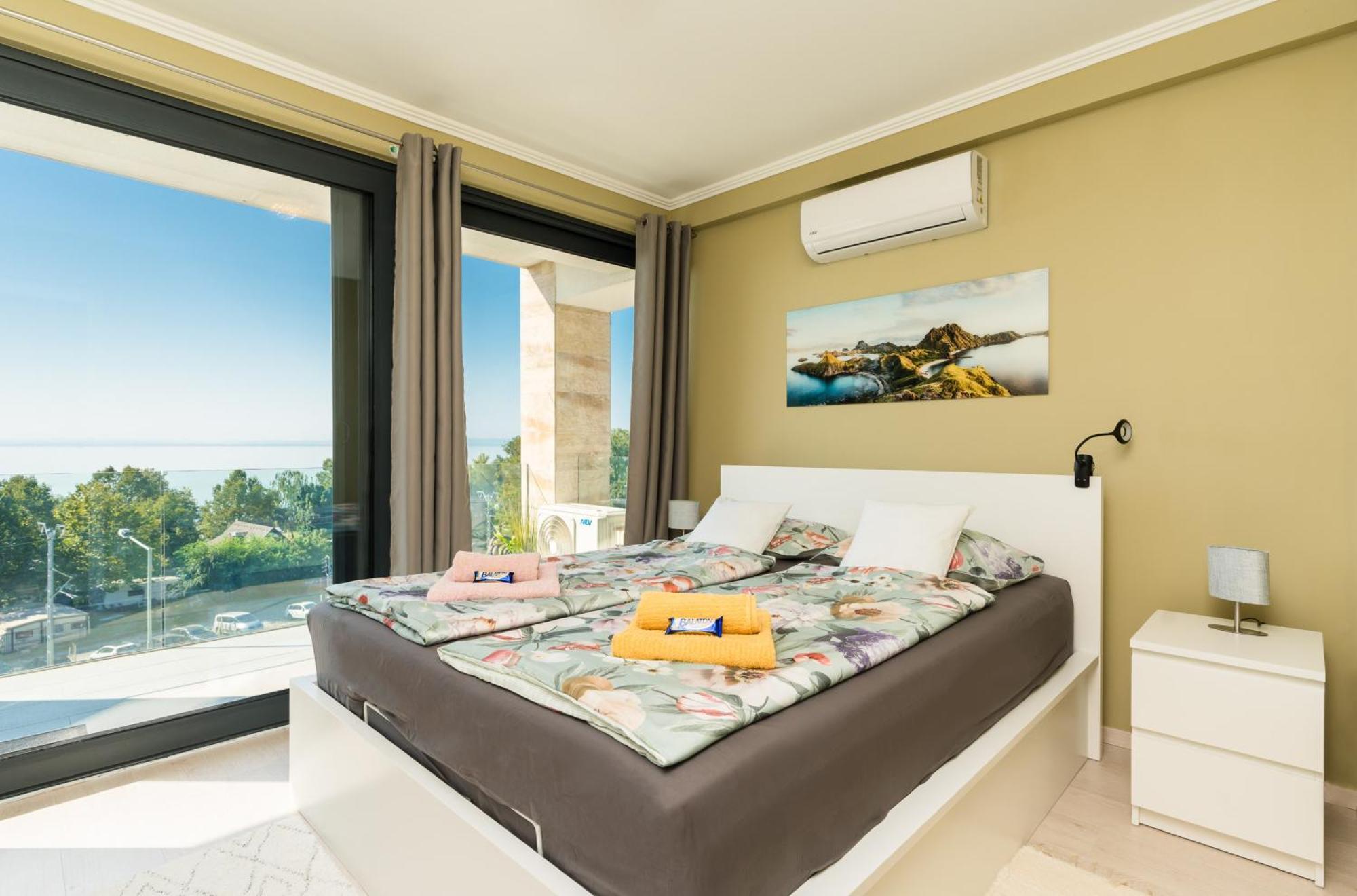 Club Panorama Lake View Apartment Alsóörs エクステリア 写真