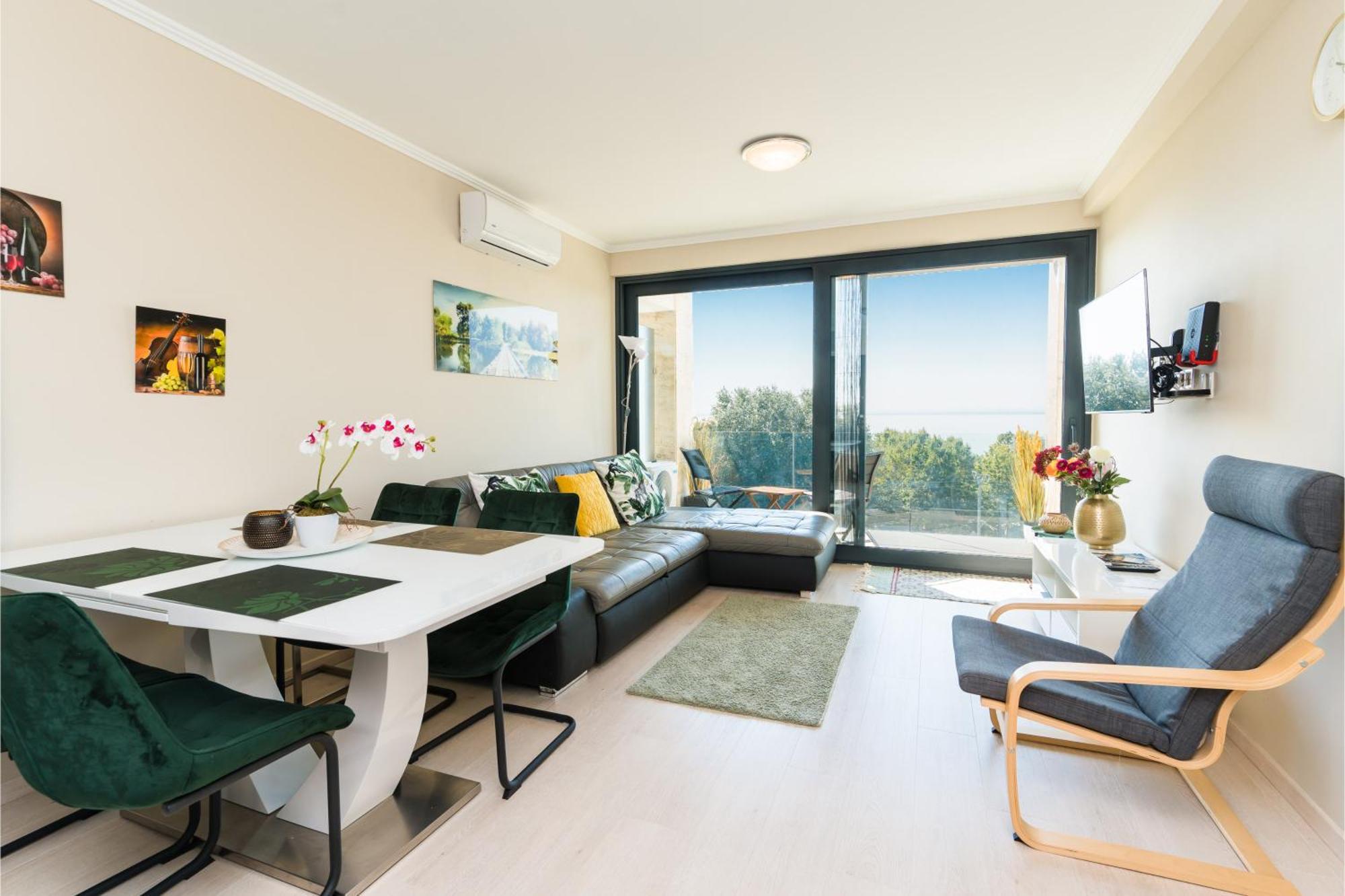 Club Panorama Lake View Apartment Alsóörs エクステリア 写真